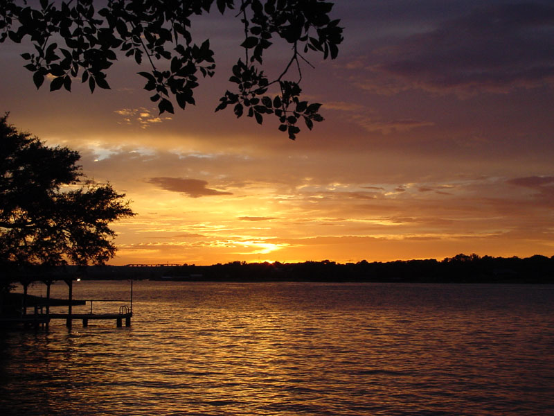 dusk-on-inks-lake